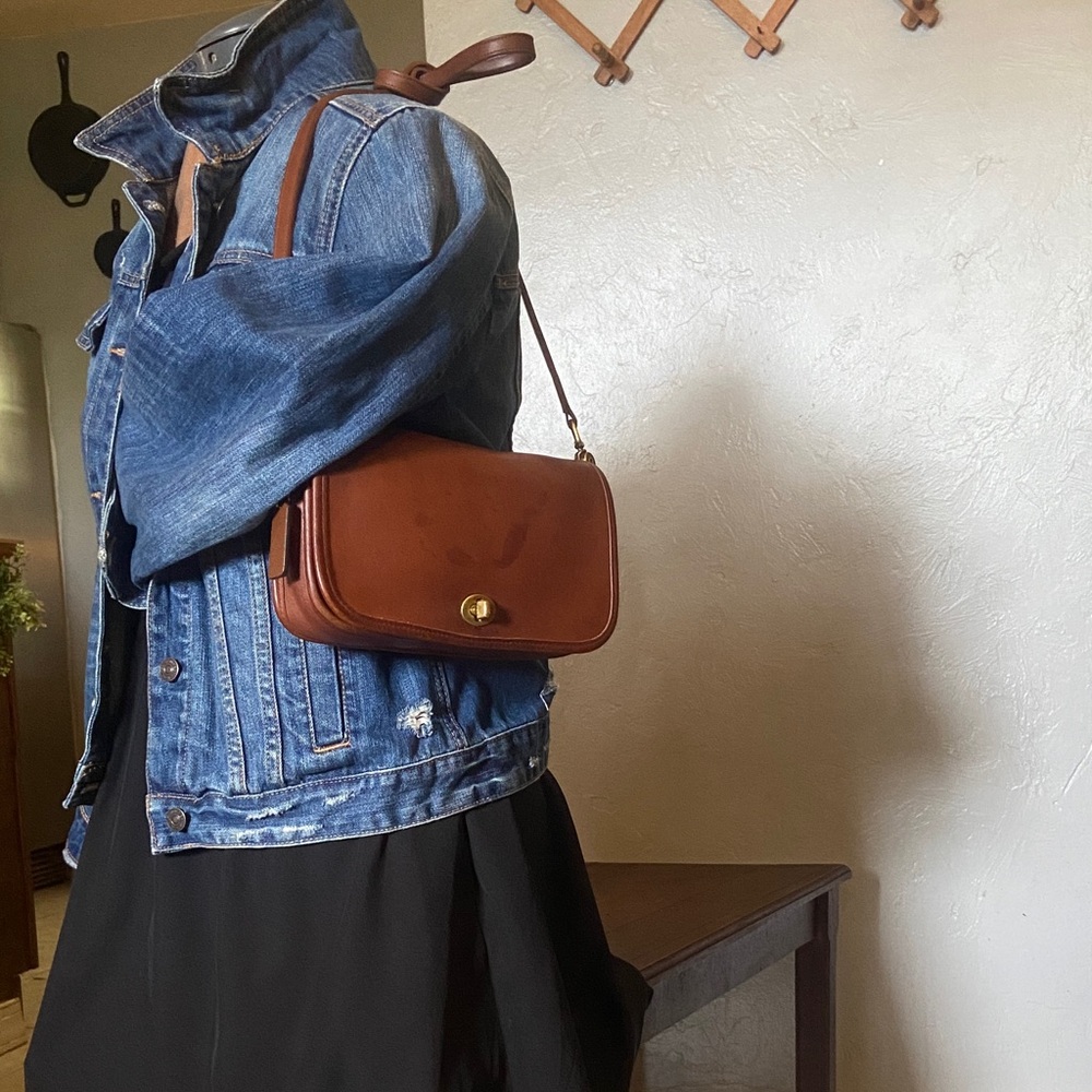 Vintage Coach Pocket purse - Picture 3 of 14